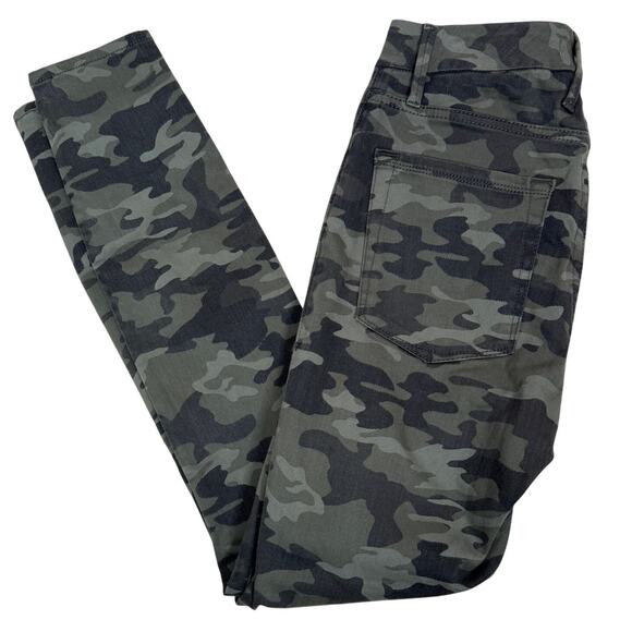 Good American Good Waist Camo Jeans Size 4/27 - Picture 4 of 11